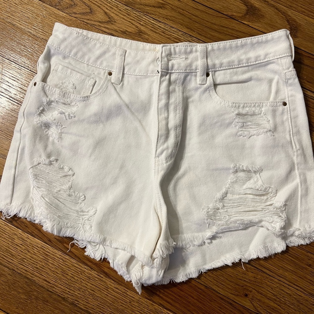 Stylish White Mom Shorts